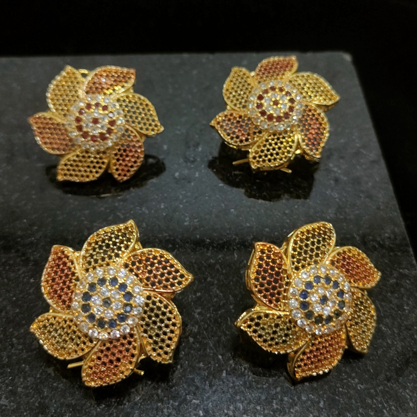 Ear Studs Modern Look flora