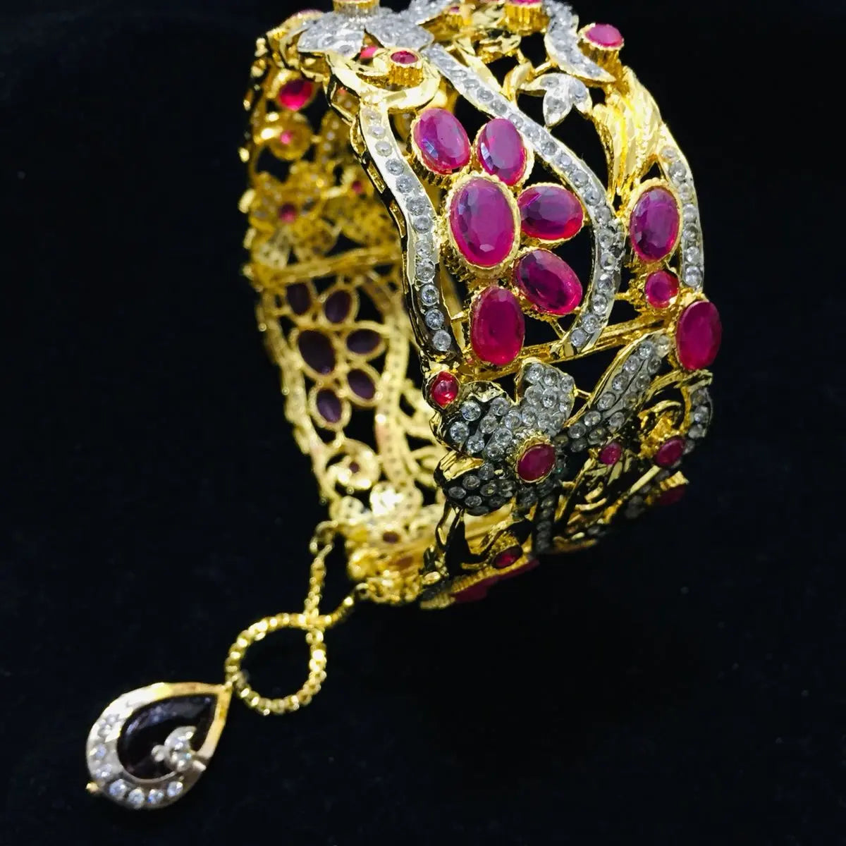 Single Karra with Ruby Shade crystals and Zircons