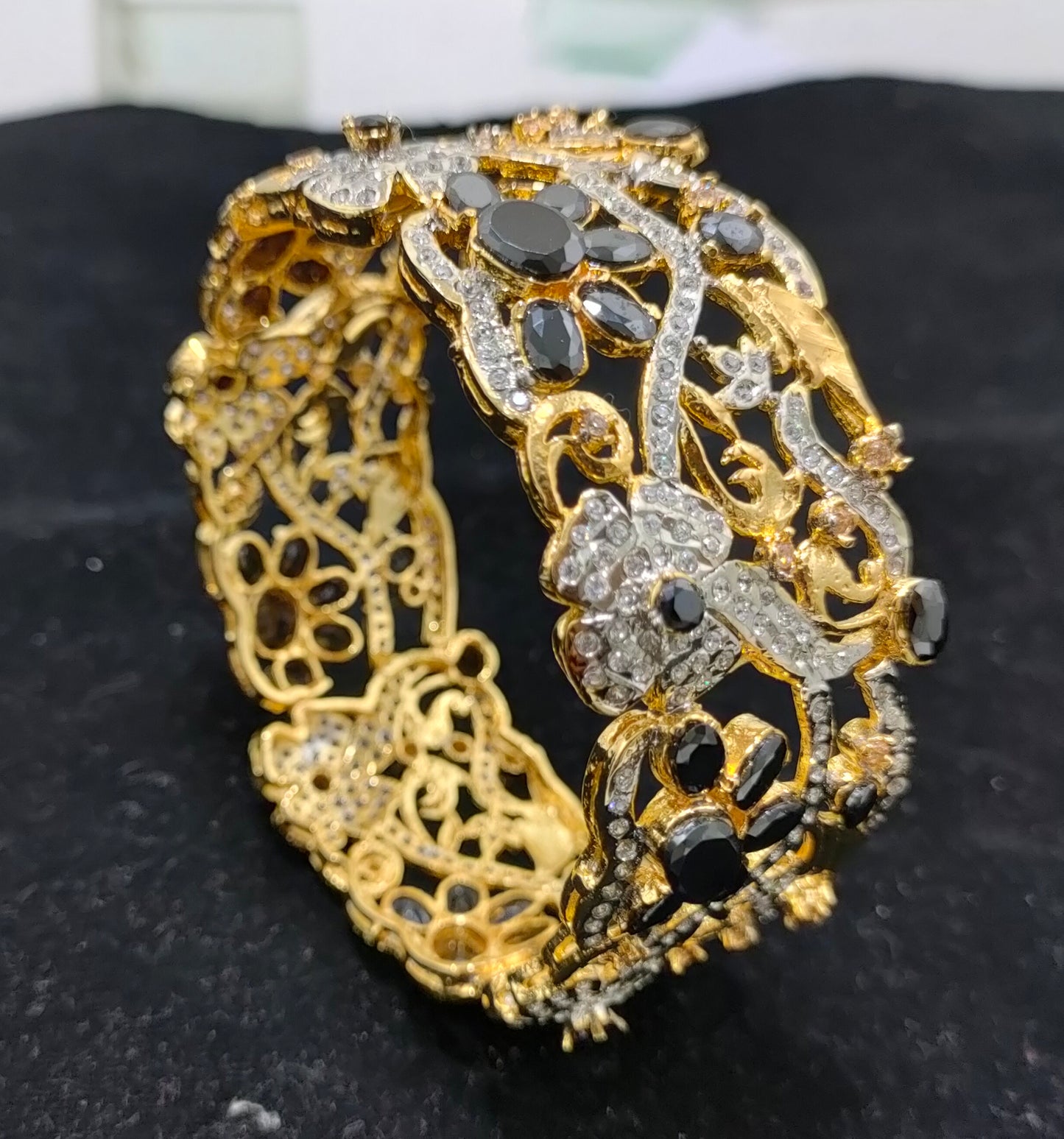 Karra with Crystals and Zircons