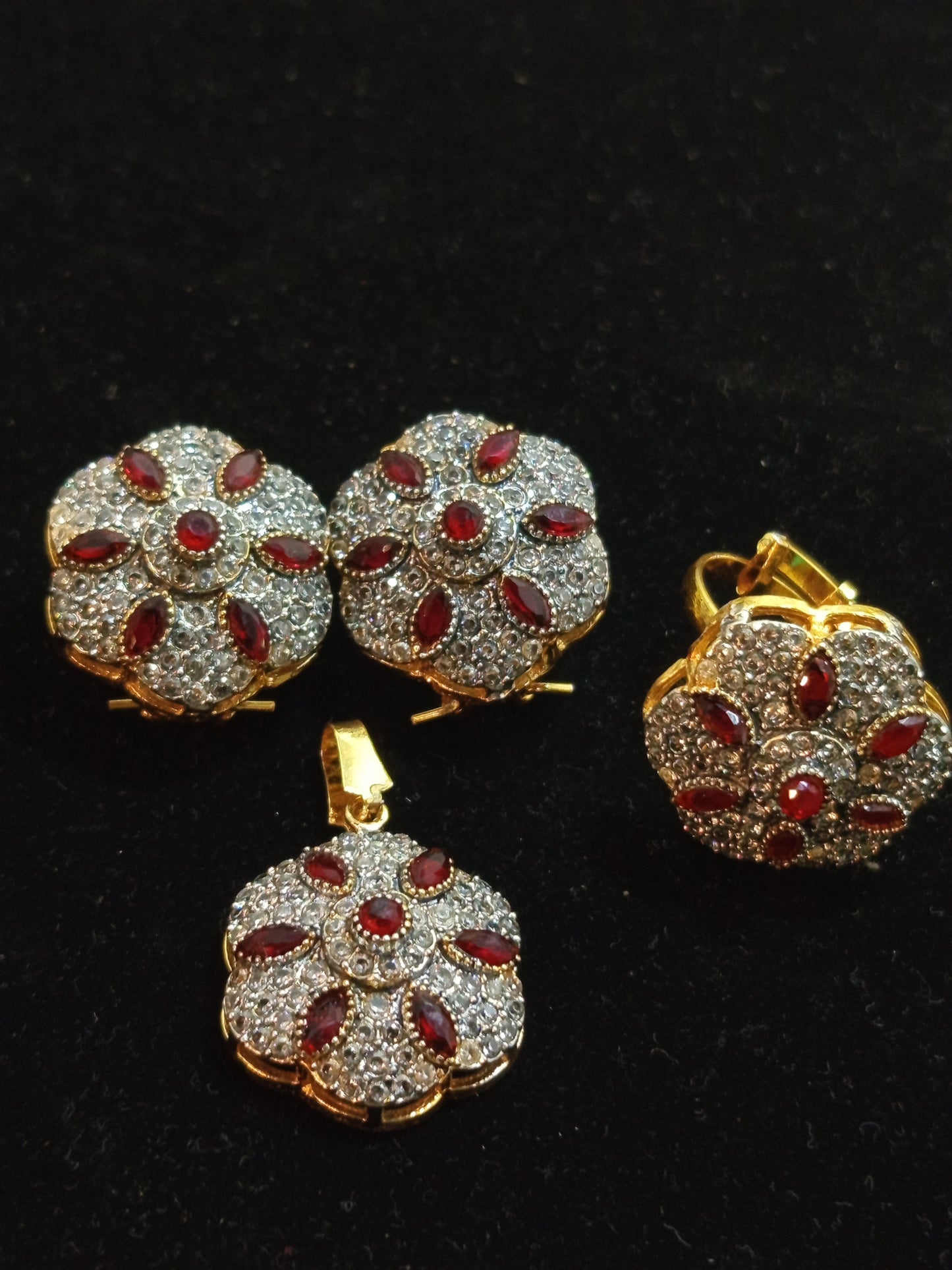 Pendent Set CZ Zircons