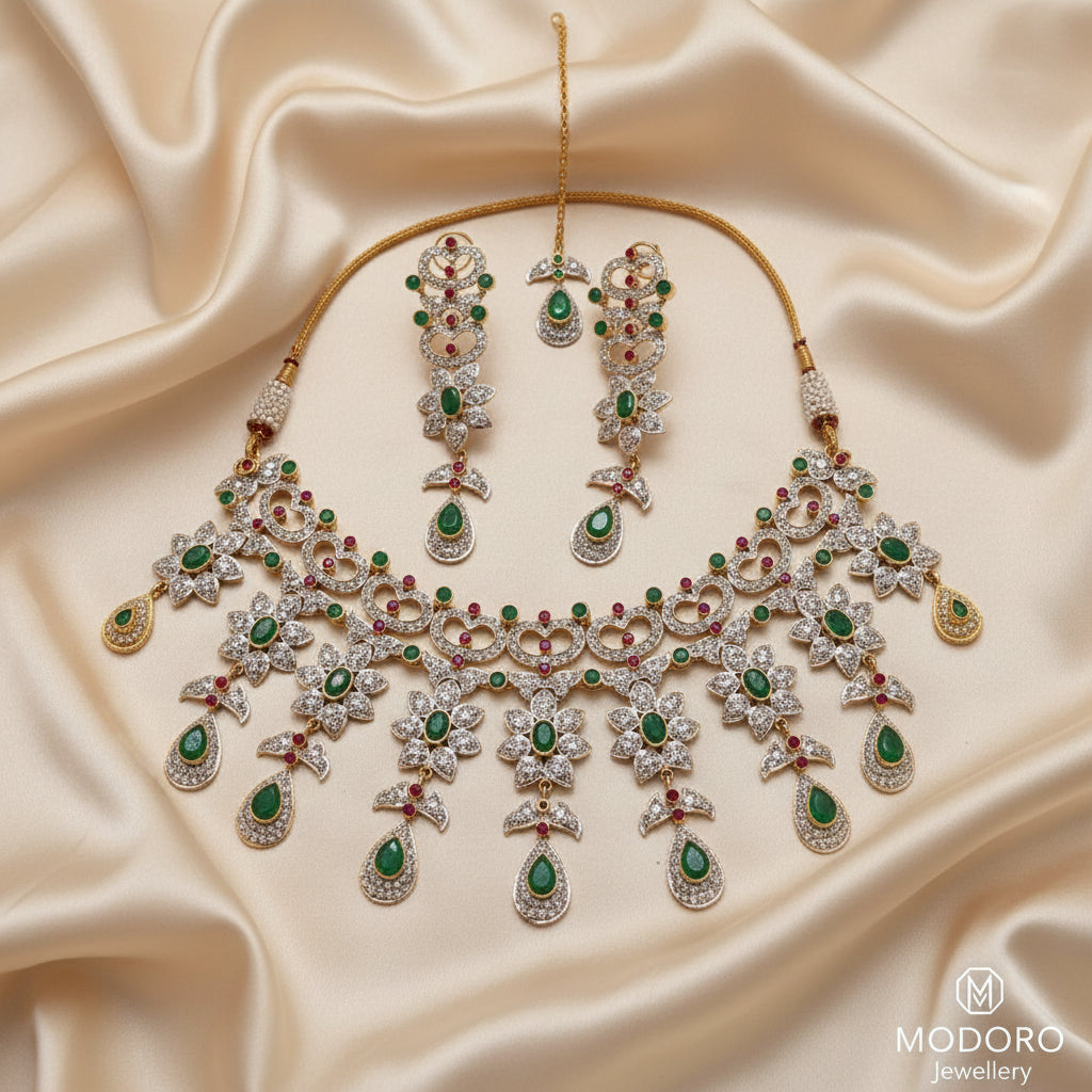 Necklace green and red