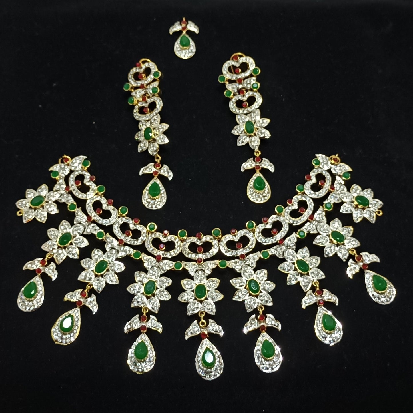 Necklace victorian in Green and Ruby shade crystals with Zircons