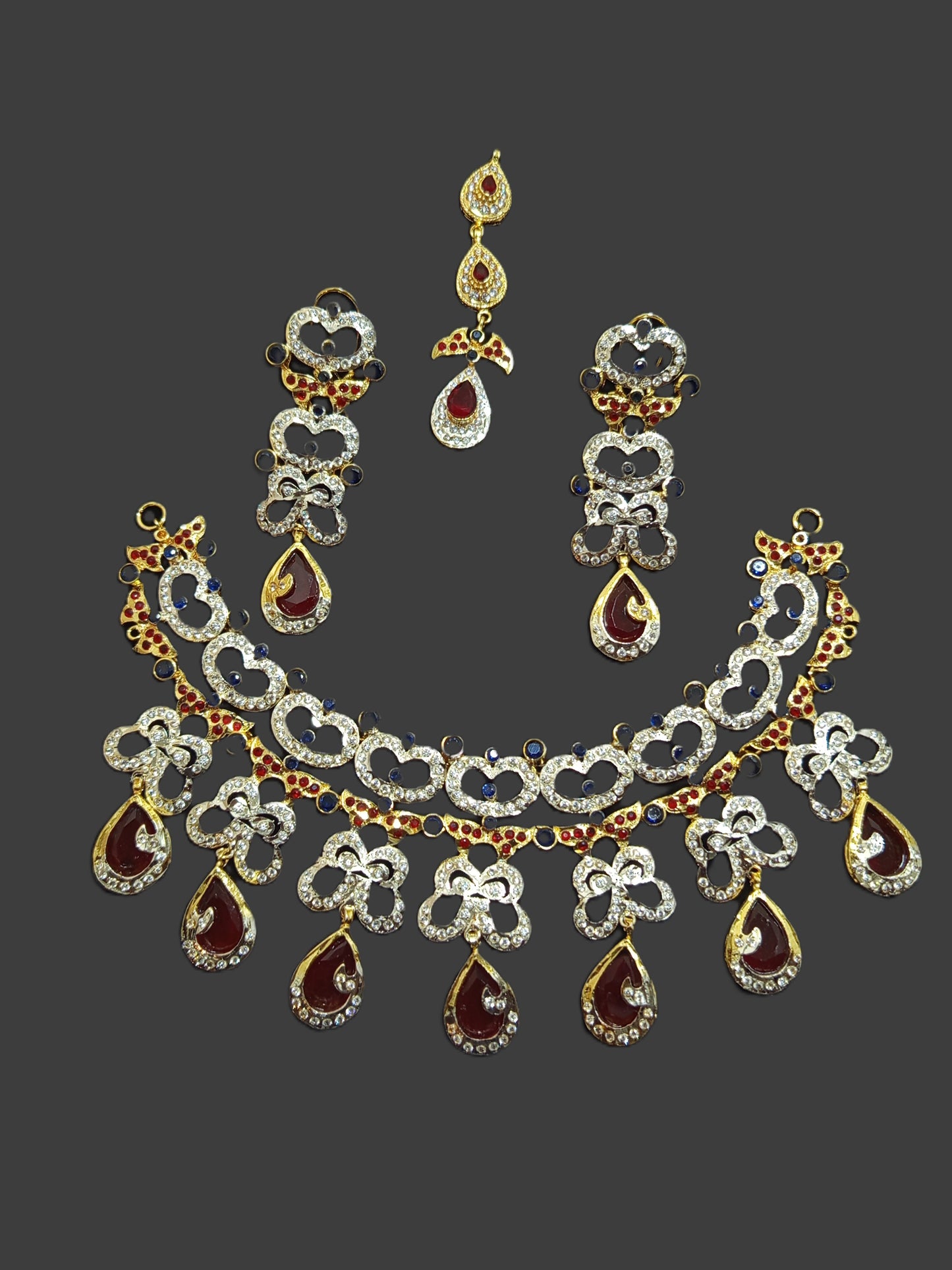 Elegant Necklace Set in Ruby Saphire Crystals